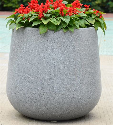 inexpensive large flower pots.